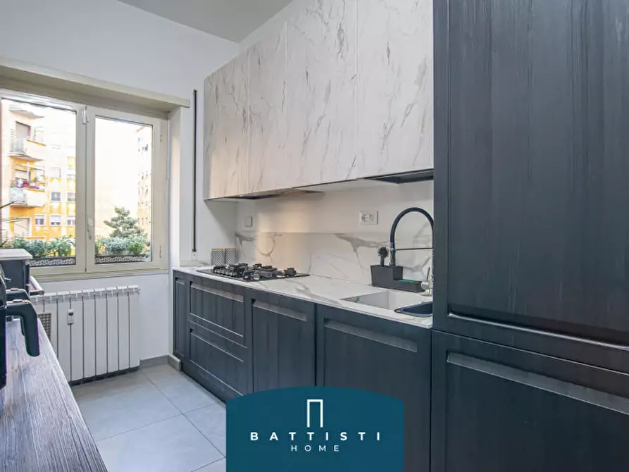 Immagine 13 di Appartamento in vendita  in Via Calpurnio Fiamma a Roma