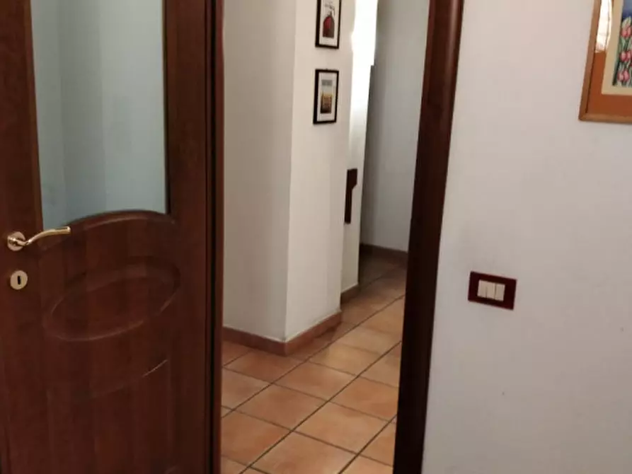 Immagine 6 di Camera in affitto  in via Foria 136 a Napoli