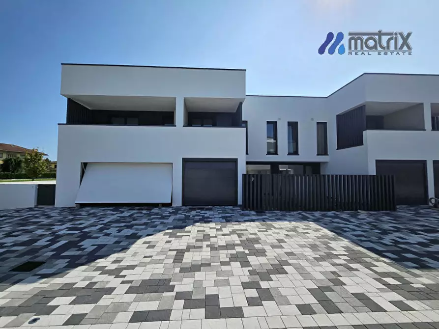 Immagine 6 di Appartamento in vendita  in Via Zara a Stra