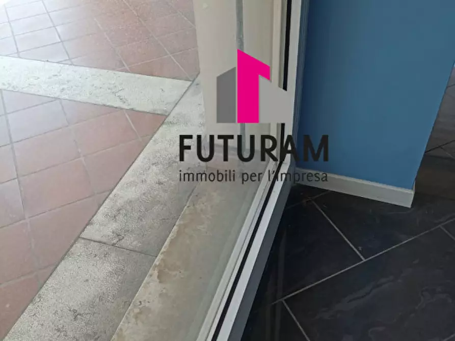 Immagine 2 di Negozio in affitto  in via montà a Padova