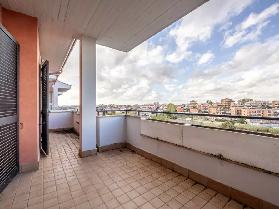 Immagine 9 di Appartamento in vendita  in Via Anna Lorenzetto a Roma