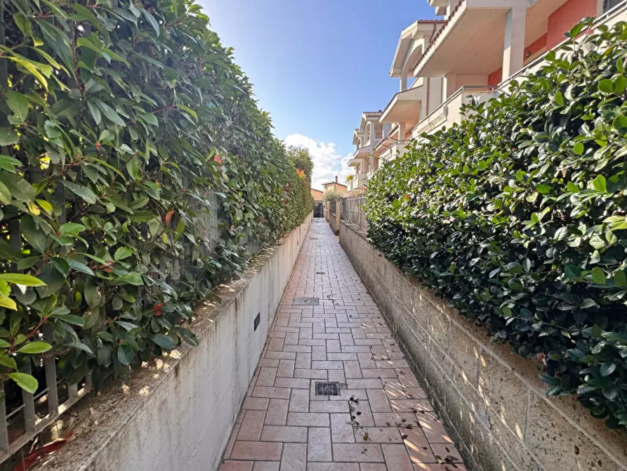 Immagine 10 di Appartamento in vendita  in Via Anna Lorenzetto a Roma