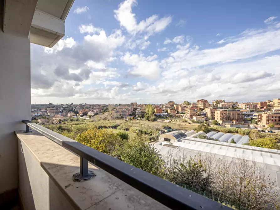 Immagine 11 di Appartamento in vendita  in Via Anna Lorenzetto a Roma