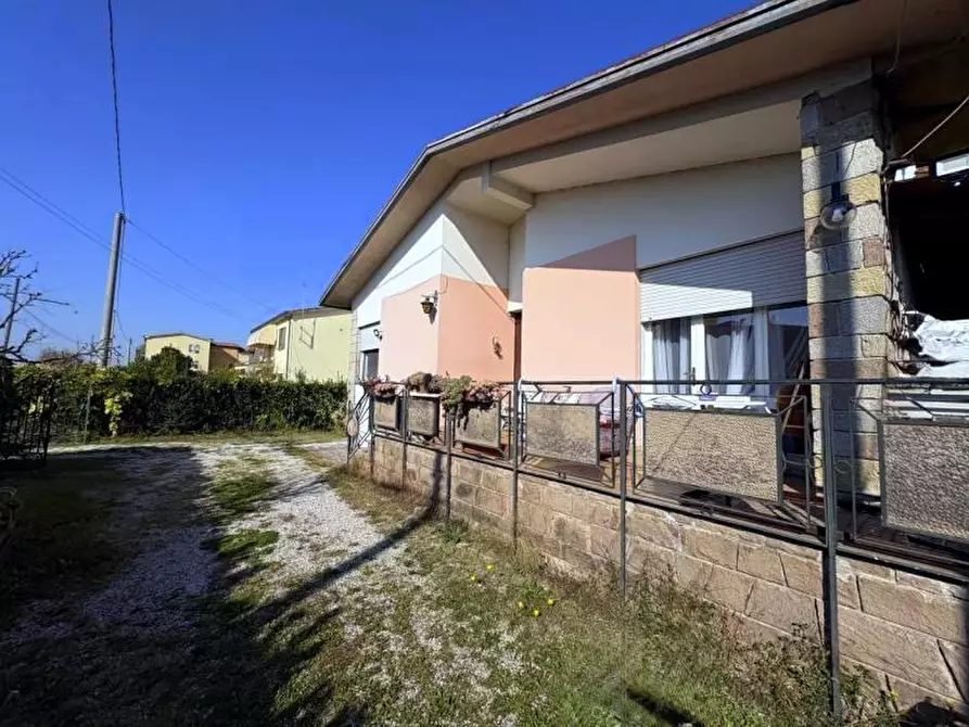 Immagine 1 di Casa indipendente in vendita  in Via Ponte della Fabbrica a Abano Terme