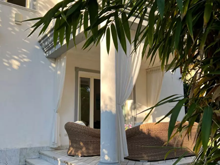Immagine 5 di Villa in vendita  in Via Scassi Carli a Forte Dei Marmi