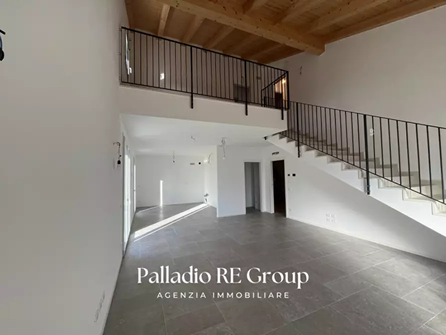 Immagine 4 di Casa bifamiliare in vendita  in Via Stadio 2 a Torri Di Quartesolo