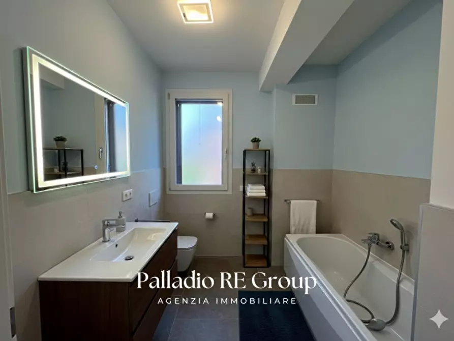 Immagine 6 di Casa bifamiliare in vendita  in Via Stadio 2 a Torri Di Quartesolo