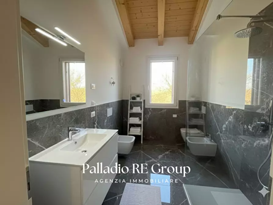 Immagine 10 di Casa bifamiliare in vendita  in Via Stadio 2 a Torri Di Quartesolo