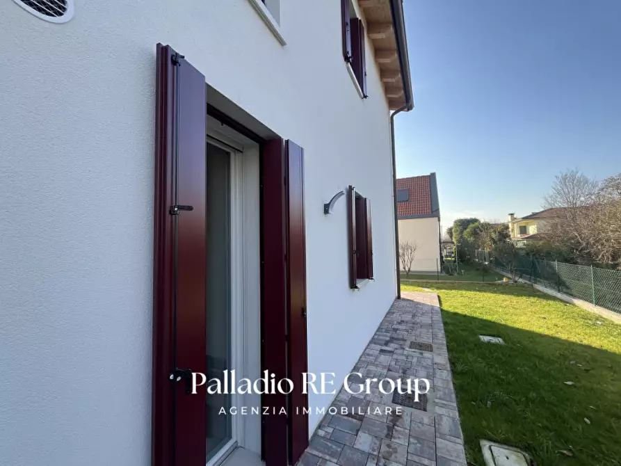 Immagine 15 di Casa bifamiliare in vendita  in Via Stadio 2 a Torri Di Quartesolo