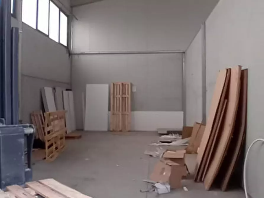 Immagine 5 di Magazzino in affitto  in via tito livio a Abano Terme