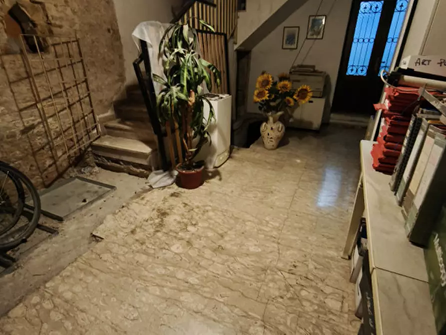 Immagine 3 di Palazzo in vendita  a Padova