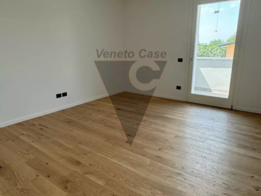 Immagine 3 di Appartamento in vendita  in Via Quattro Novembre a Camponogara