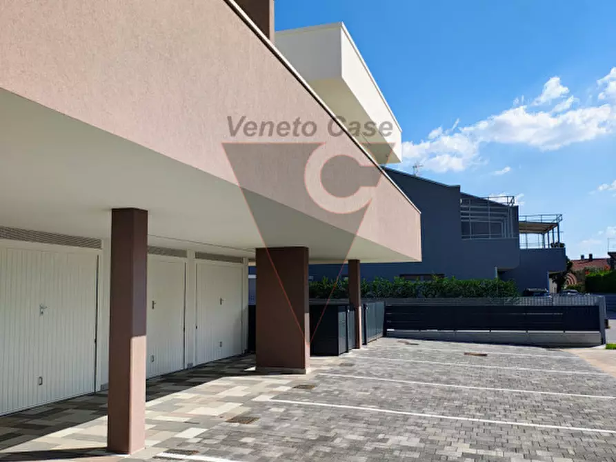 Immagine 6 di Appartamento in vendita  in Via Quattro Novembre a Camponogara