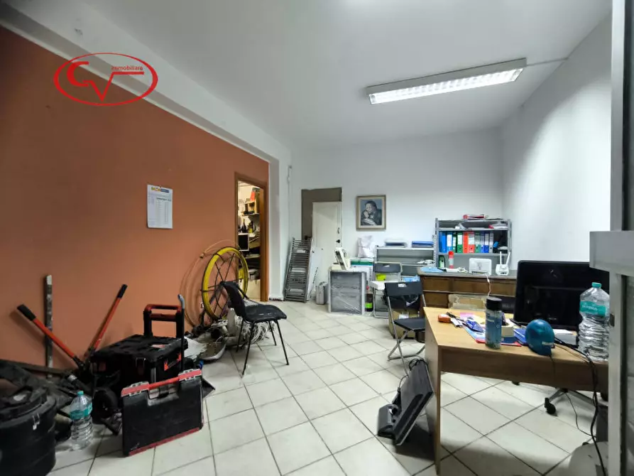 Immagine 2 di Laboratorio in vendita  a San Giovanni Valdarno