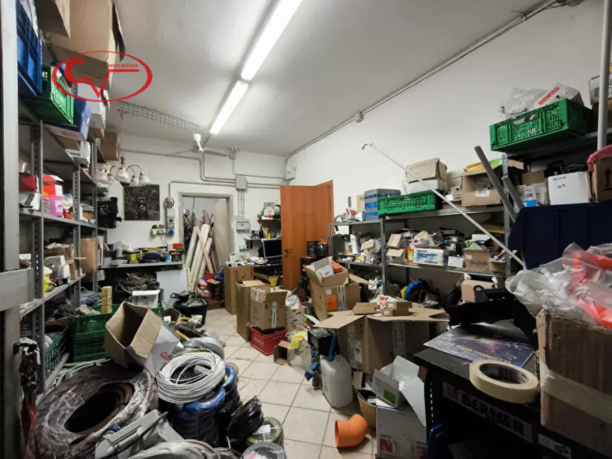Immagine 3 di Laboratorio in vendita  a San Giovanni Valdarno