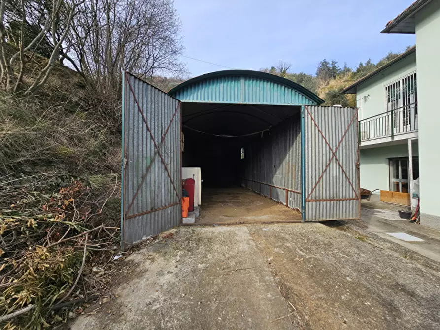 Immagine 5 di Garage in vendita  in via Della pace a Albisola Superiore