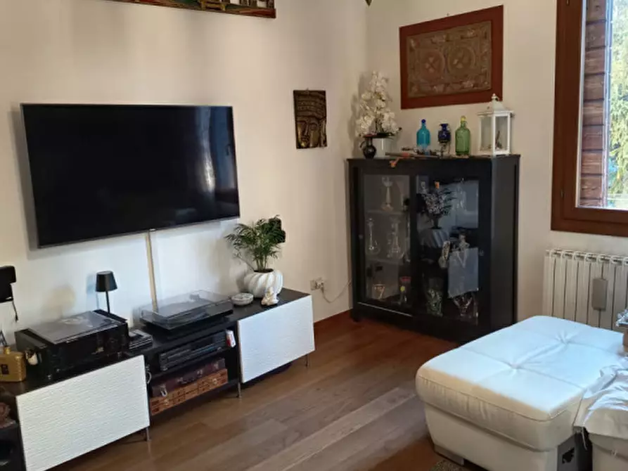 Immagine 12 di Appartamento in vendita  in via verdi a Venezia