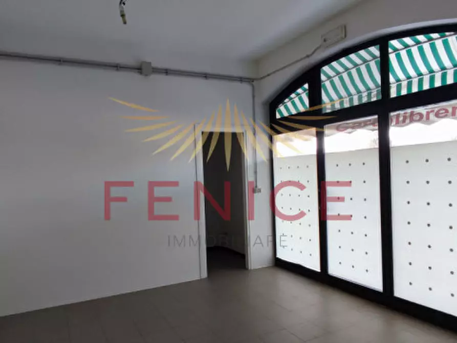 Immagine 9 di Negozio in affitto  in Piazzale Beato Albergati n°4 a Nervesa Della Battaglia