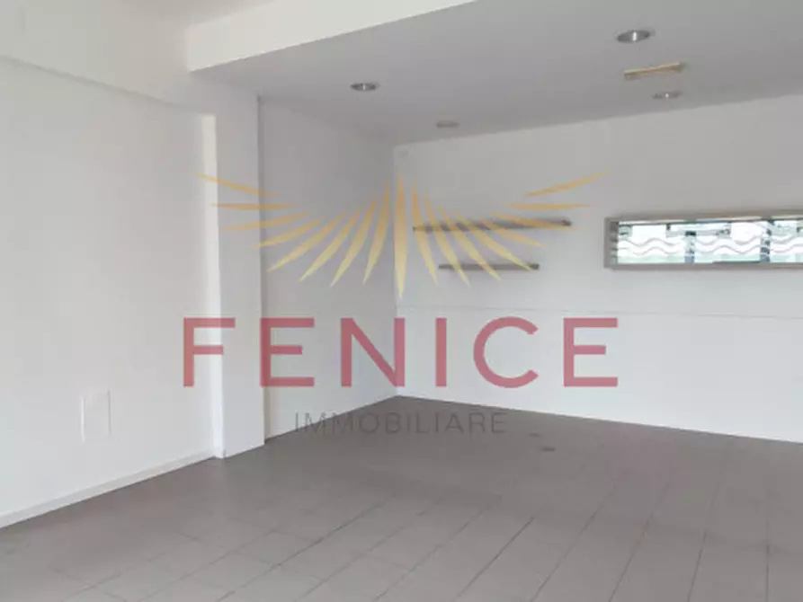 Immagine 10 di Negozio in affitto  in Piazzale Beato Albergati n°4 a Nervesa Della Battaglia