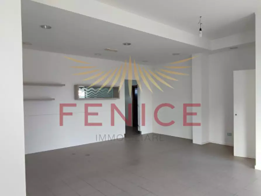 Immagine 12 di Negozio in affitto  in Piazzale Beato Albergati n°4 a Nervesa Della Battaglia