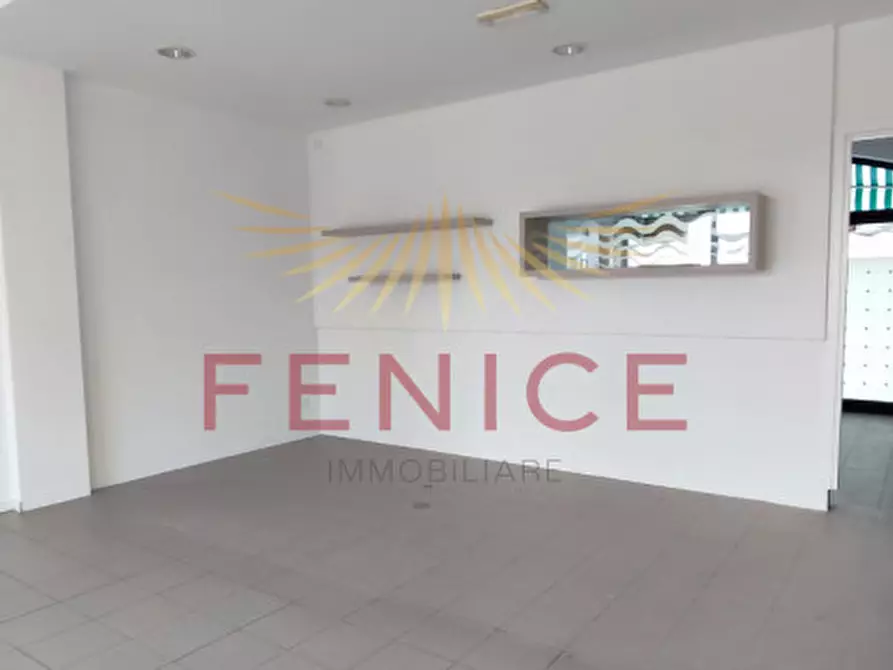 Immagine 17 di Negozio in affitto  in Piazzale Beato Albergati n°4 a Nervesa Della Battaglia