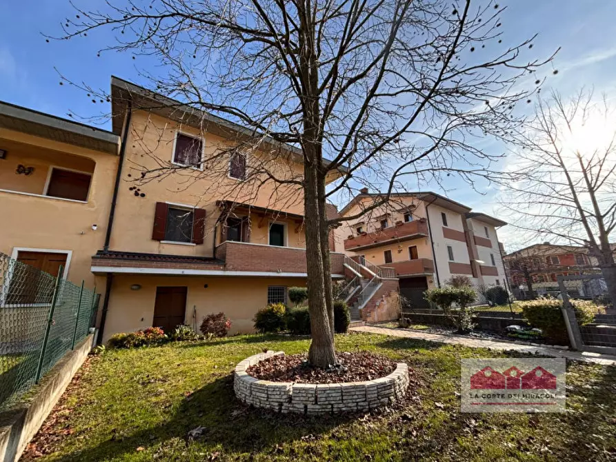 Immagine 2 di Casa bifamiliare in affitto  in Via Battaglione Vicenza a Longare