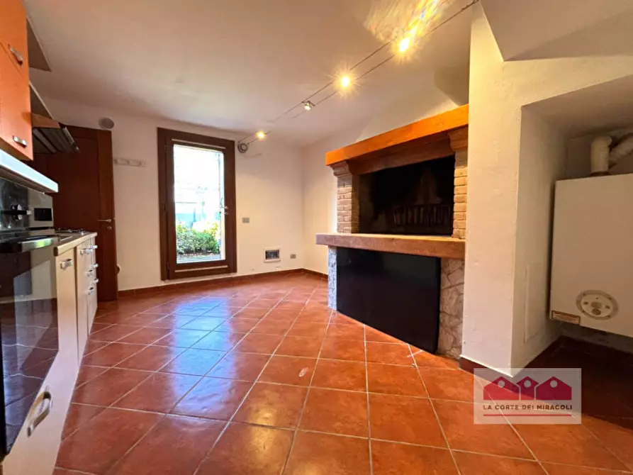 Immagine 8 di Casa bifamiliare in affitto  in Via Battaglione Vicenza a Longare