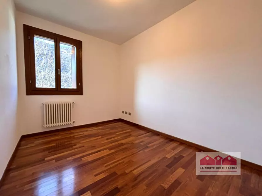 Immagine 15 di Casa bifamiliare in affitto  in Via Battaglione Vicenza a Longare