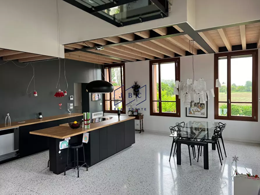 Immagine 1 di Villa in vendita  a Portobuffolè