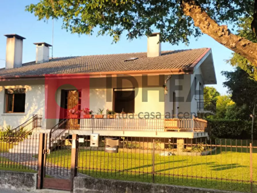 Immagine 1 di Casa indipendente in vendita  in Via Roma a Silea