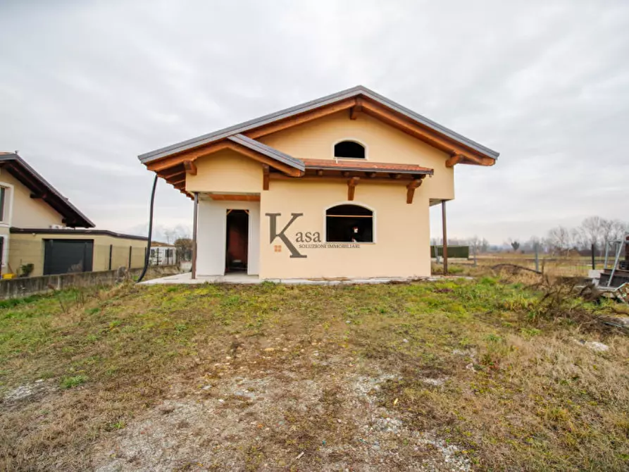 Immagine 1 di Villa in vendita  in Via XXV Luglio a San Giusto Canavese