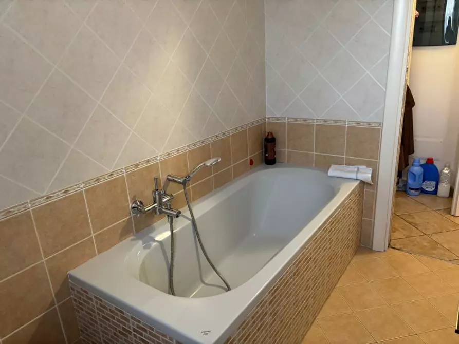 Immagine 14 di Appartamento in vendita  in Via Piadena 44 a Brescia