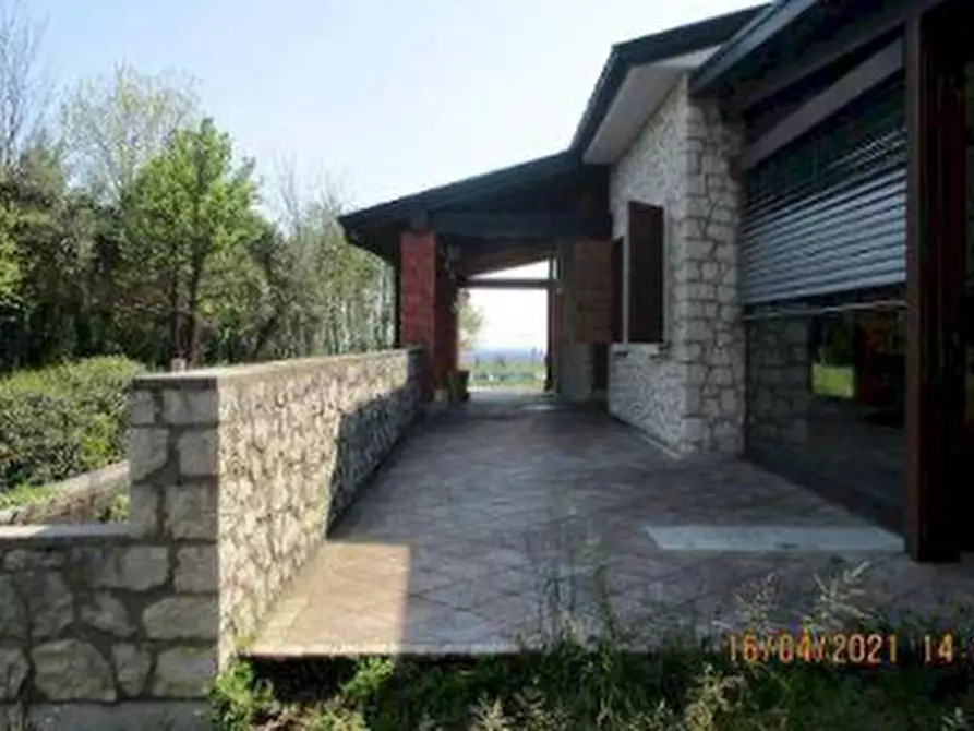 Immagine 1 di Villa in vendita  in Via Cadorna, 11 a Sarmede