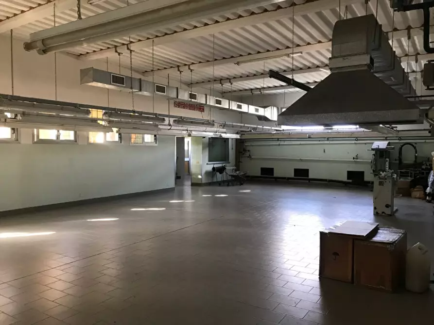 Immagine 1 di Capannone industriale in affitto  a Ceregnano