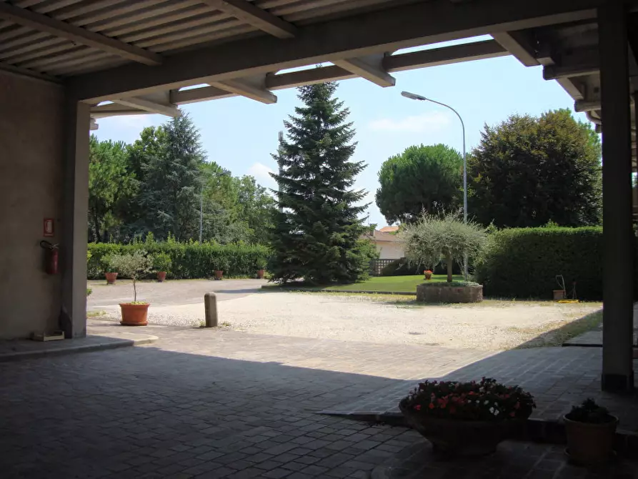 Immagine 5 di Capannone industriale in affitto  a Ceregnano