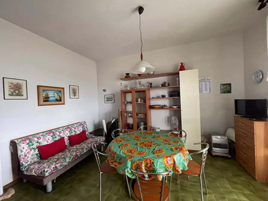 Immagine 11 di Appartamento in vendita  a Senigallia