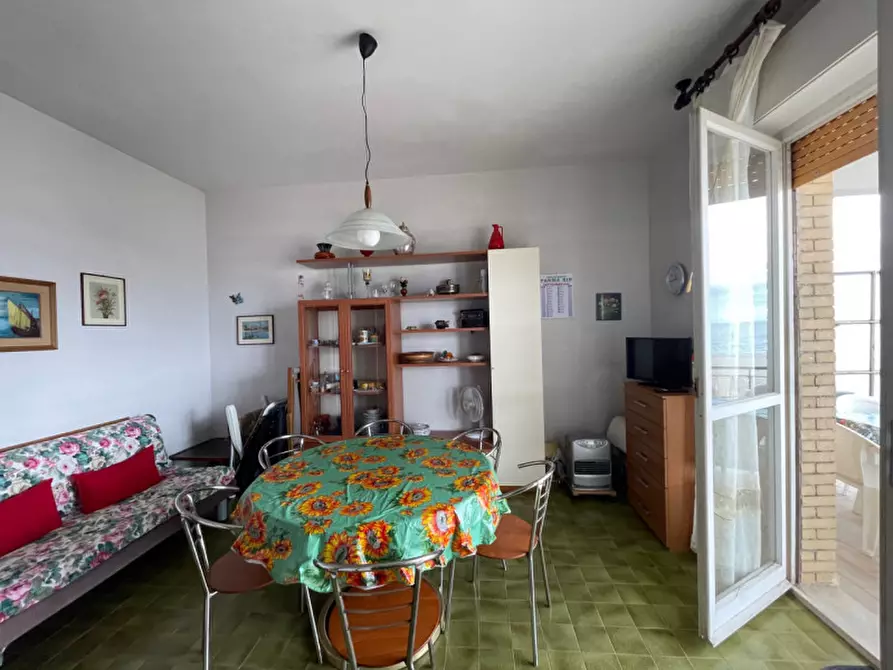 Immagine 12 di Appartamento in vendita  a Senigallia