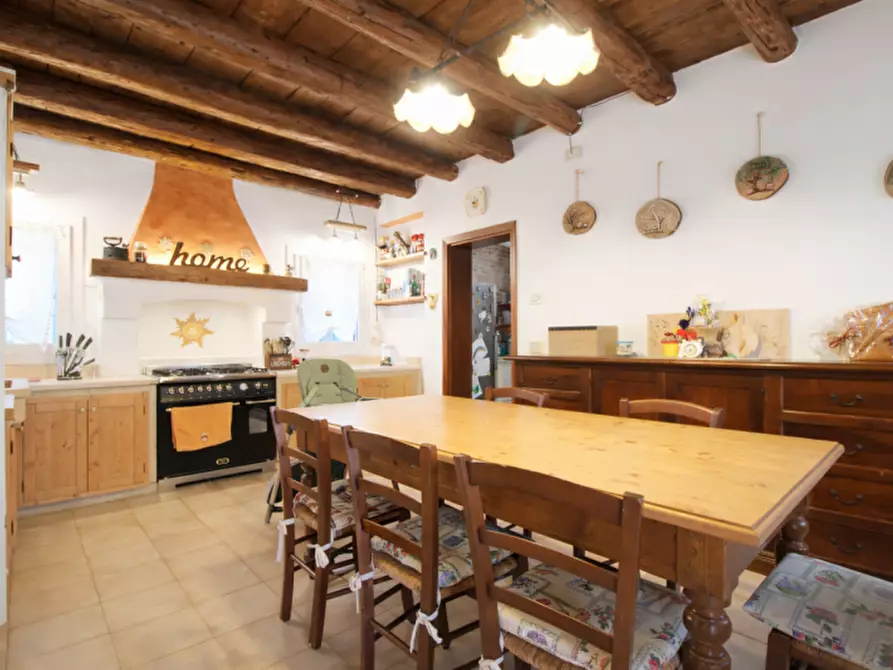 Immagine 1 di Casa indipendente in vendita  in Via Roma 32 a Bolzano Vicentino