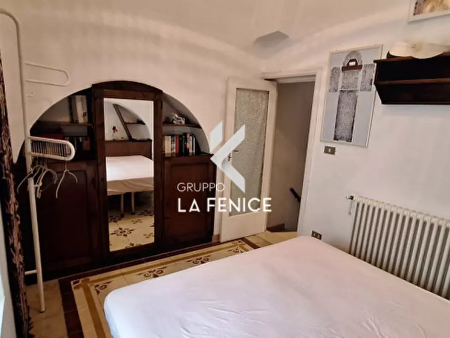 Immagine 35 di Casa indipendente in vendita  in via Garibaldi a Locorotondo