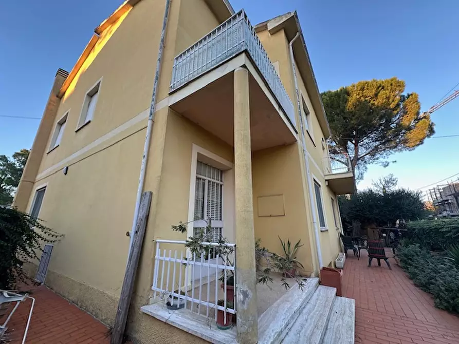 Immagine 9 di Casa bifamiliare in vendita  in Via Ferdinando Magellano a Foligno