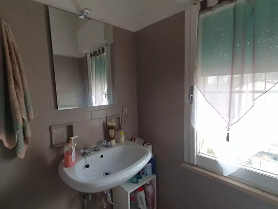 Immagine 10 di Appartamento in vendita  in VIA ANDREOLI a Mirandola