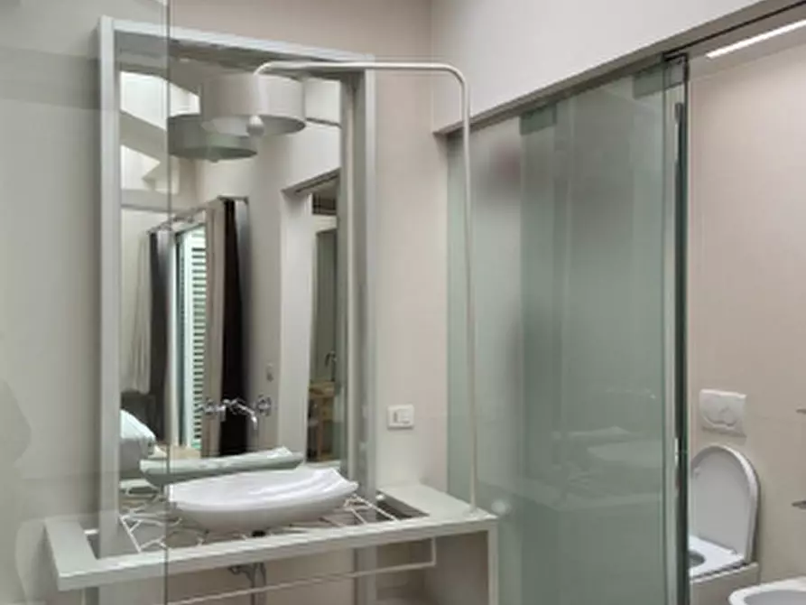 Immagine 9 di Loft/Open space in vendita  in Via Torino, 105 a Venezia