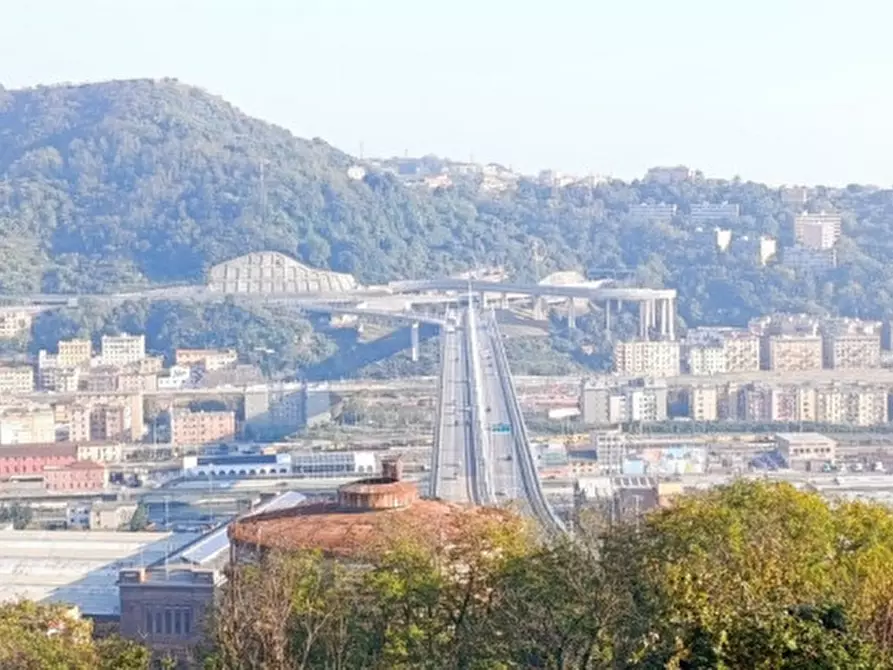 Immagine 21 di Appartamento in affitto  in Via Paradiso, 2 a Genova