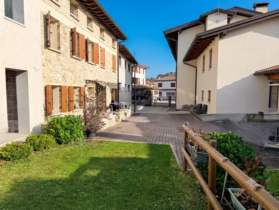 Immagine 2 di Villetta a schiera in vendita  in Via Col de San a Castelcucco