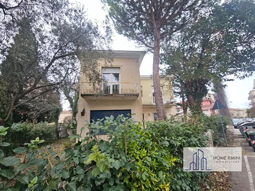 Immagine 1 di Appartamento in vendita  in via siclia 24 a Rimini