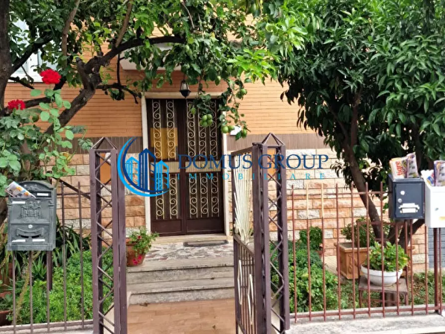 Immagine 3 di Appartamento in vendita  in Via Solonghello a Roma