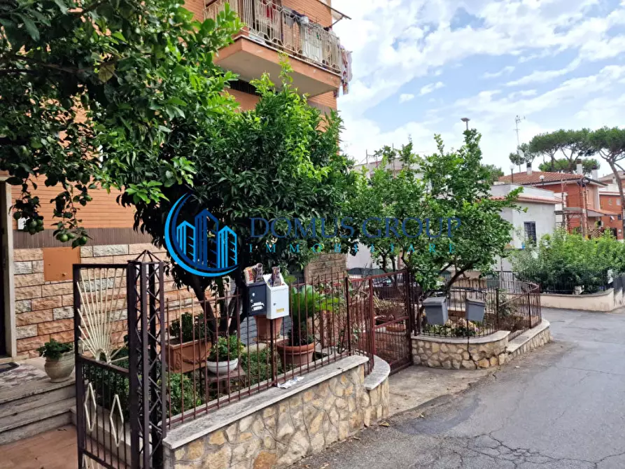 Immagine 4 di Appartamento in vendita  in Via Solonghello a Roma