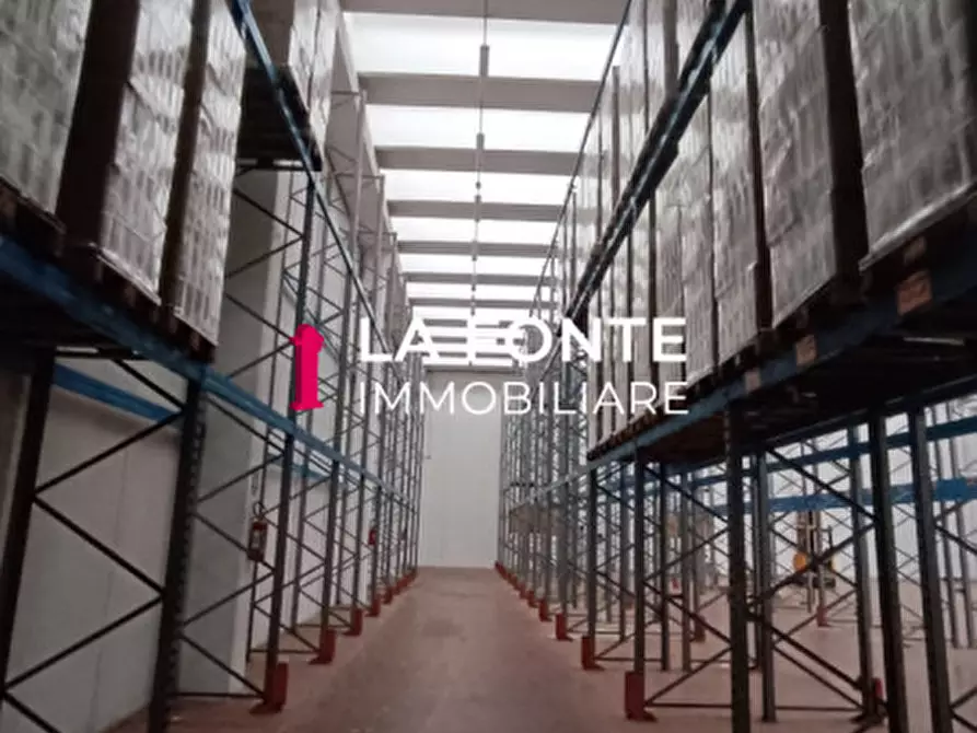 Immagine 5 di Capannone industriale in affitto  a Padova