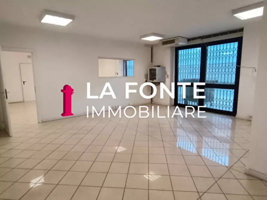 Immagine 9 di Capannone industriale in affitto  a Padova