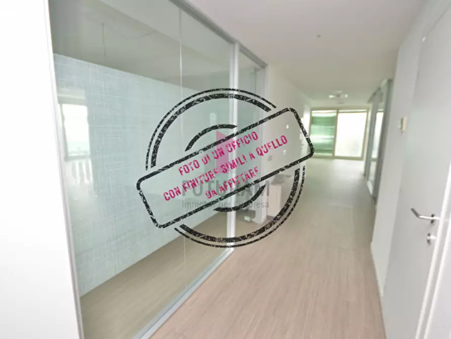 Immagine 2 di Ufficio in affitto  a Torri Di Quartesolo